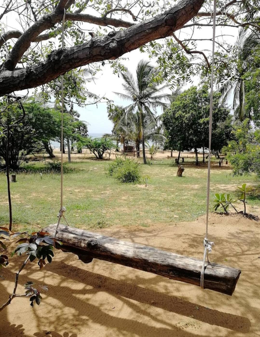 Beach Bungalow Yala Kirinda  Exteriör bild